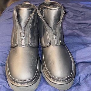 Men’s kennen ugg boot.